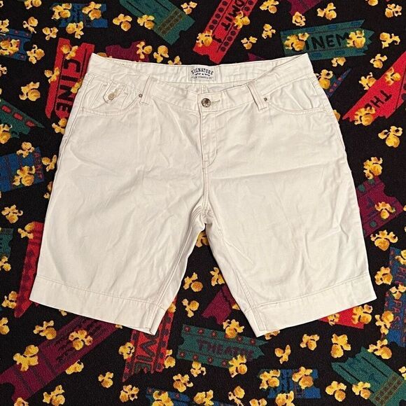 LEVI Signature White Ramie Fabric Blend Shorts / Size 16 Misses - Picture 1 of 7
